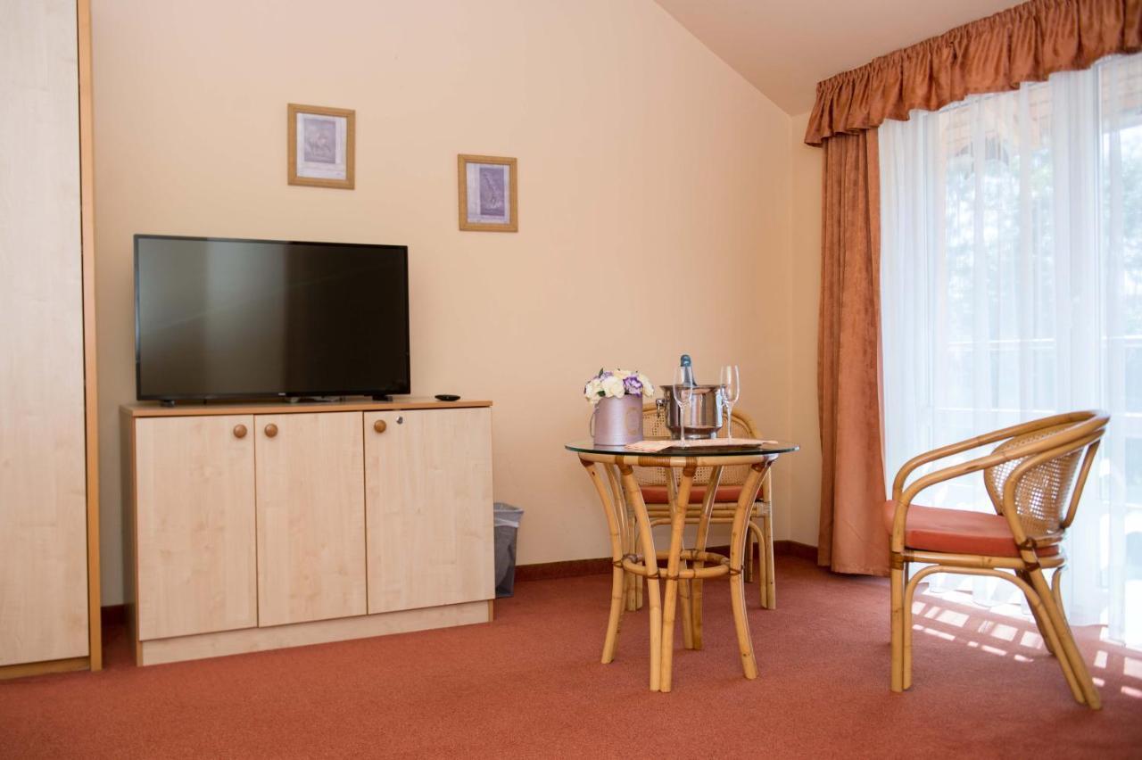 Martfu Hotel Thermal Spa מראה חיצוני תמונה