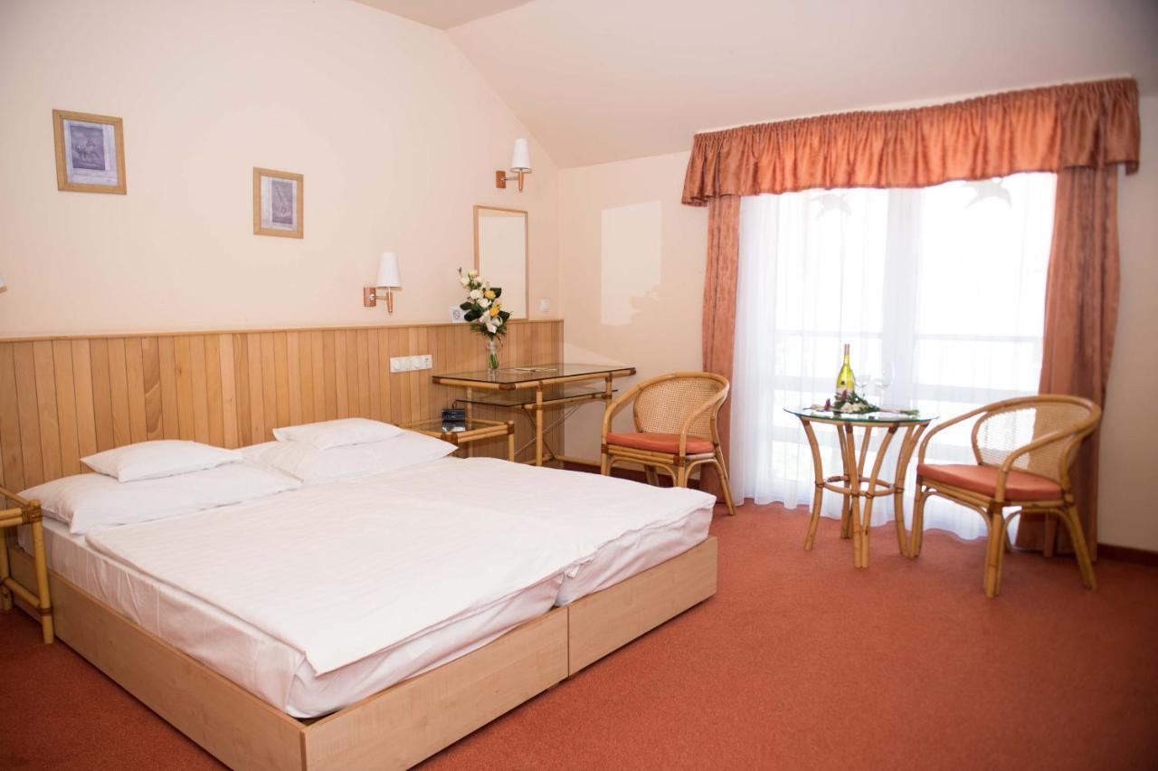 Martfu Hotel Thermal Spa מראה חיצוני תמונה